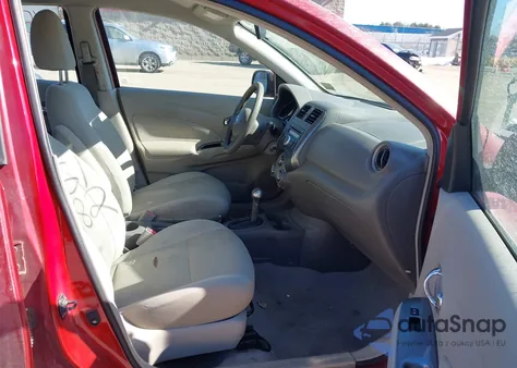 2013 Nissan Versa 1.6 Sv z USA, uszkodzony, nr VIN 3N1CN7AP1DL877157
